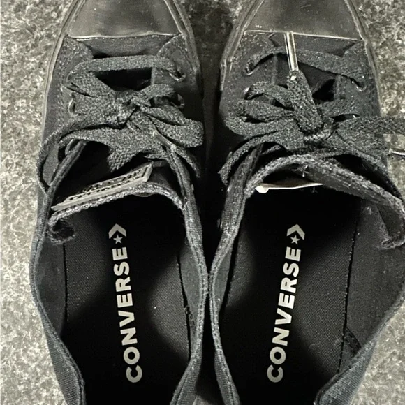 Converse Black Low Top Sneakers Women’s Size 7 Men’s Size 5 - Picture 3 of 8